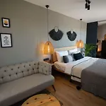 Alp Pinehill Apartment