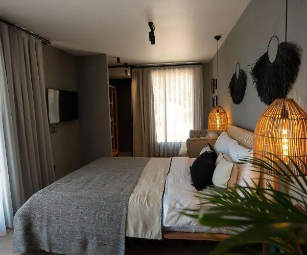 Alp Pinehill اكياكا